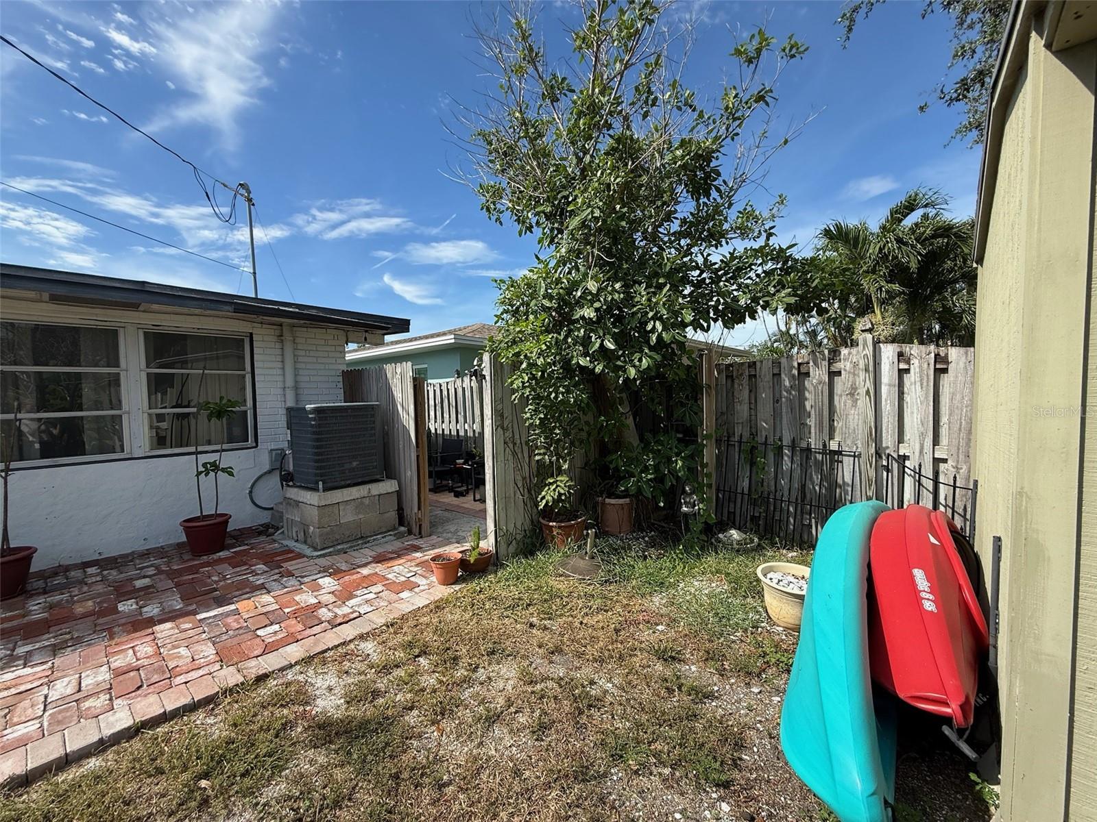 ST PETERSBURG BEACH NORTH UNIT 6 - Residential