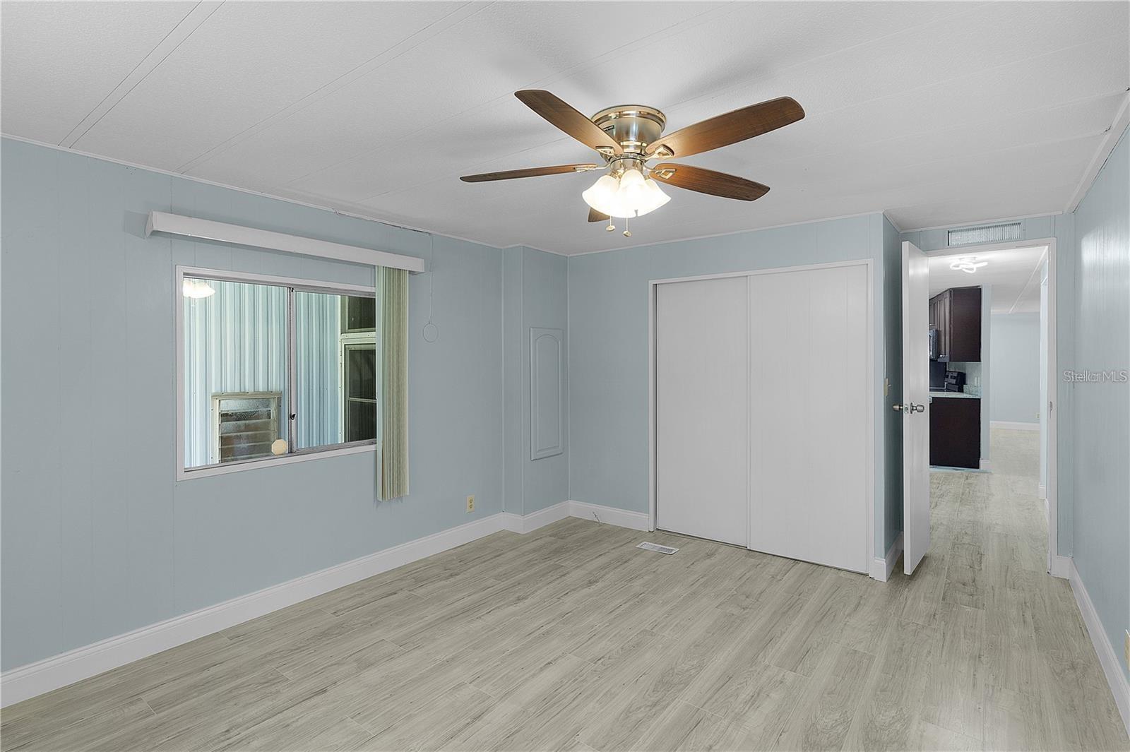 LADY LAKE OAK GROVE MOBILE HOME UNIT 01 - Residential