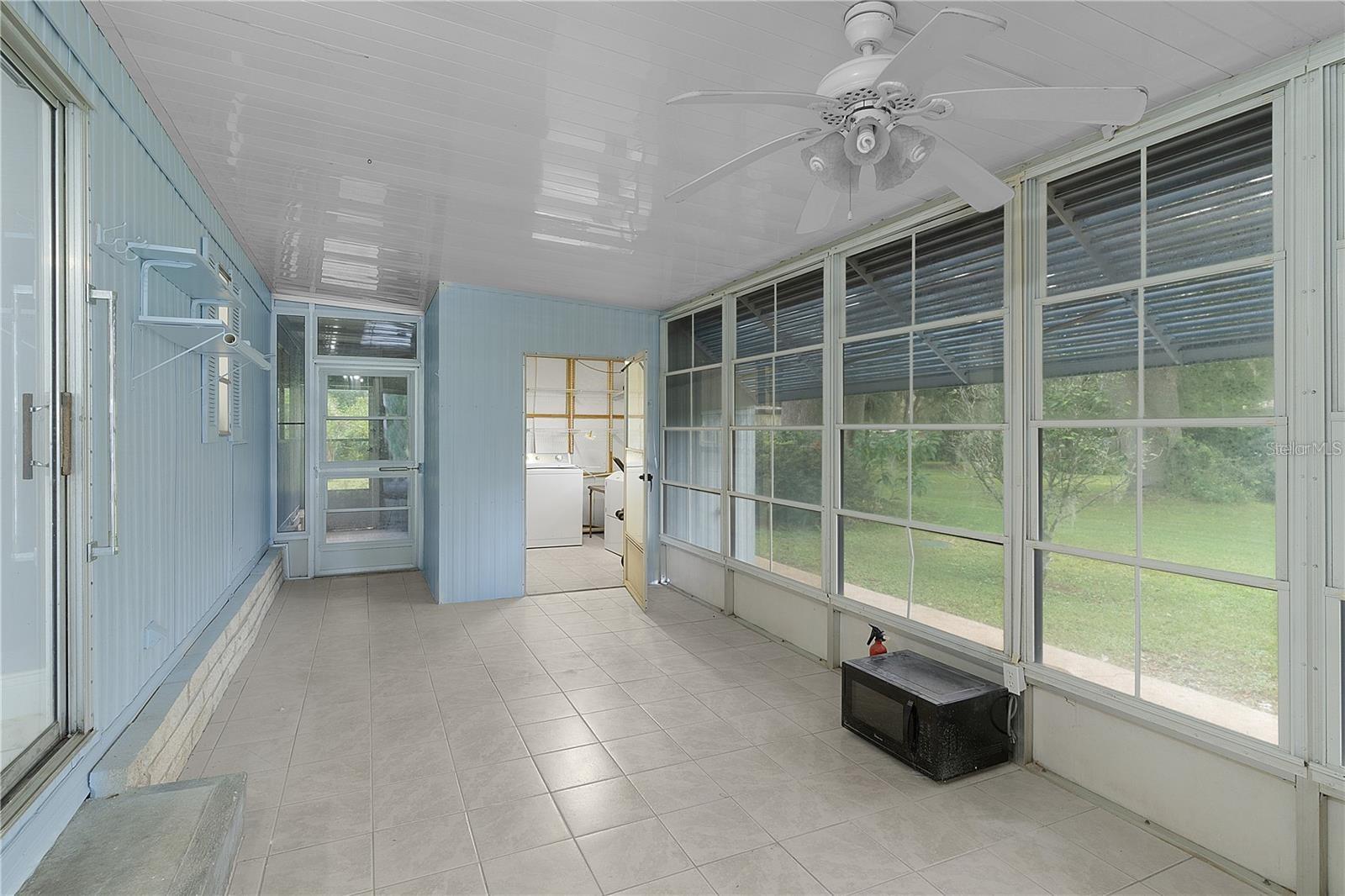 LADY LAKE OAK GROVE MOBILE HOME UNIT 01 - Residential