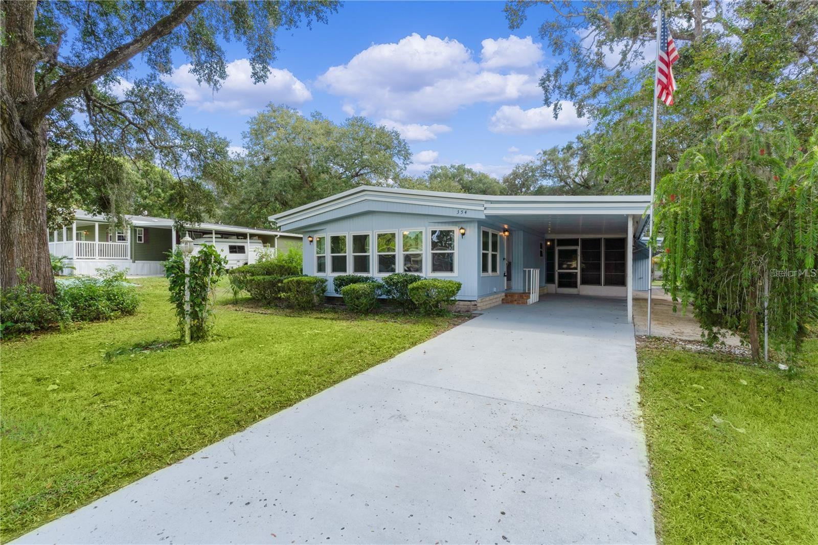 LADY LAKE OAK GROVE MOBILE HOME UNIT 01 - Residential