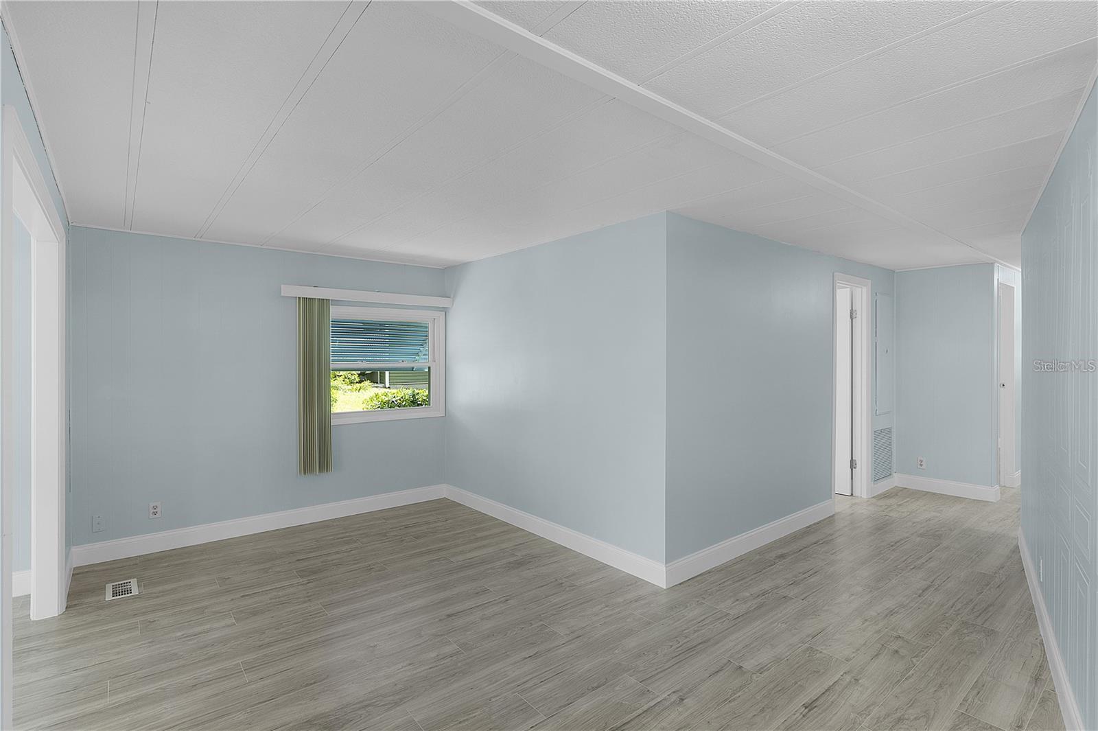 LADY LAKE OAK GROVE MOBILE HOME UNIT 01 - Residential