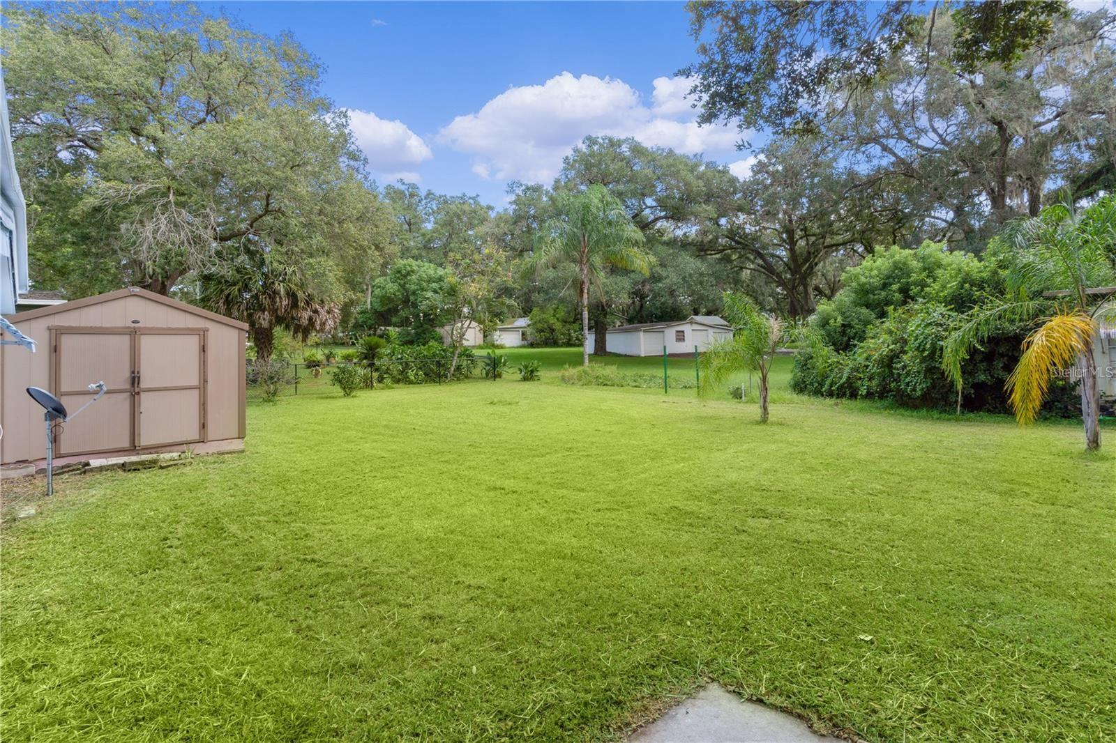 LADY LAKE OAK GROVE MOBILE HOME UNIT 01 - Residential