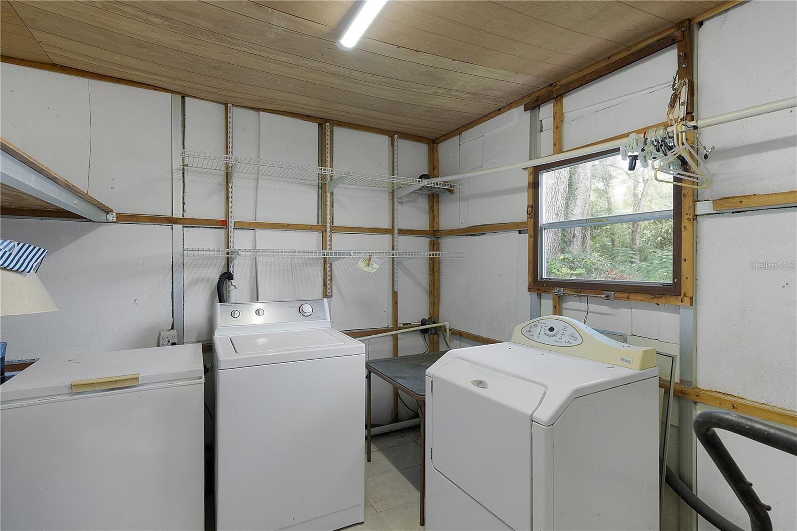 LADY LAKE OAK GROVE MOBILE HOME UNIT 01 - Residential