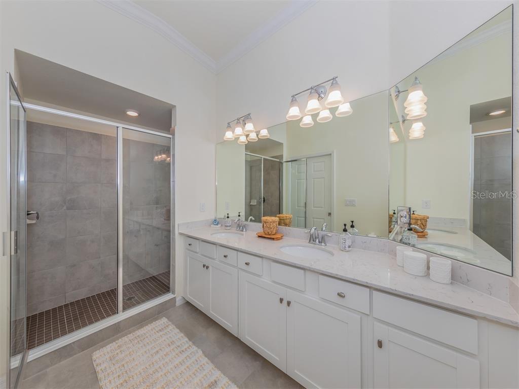 LAKEWOOD NATIONAL - Residential Lease