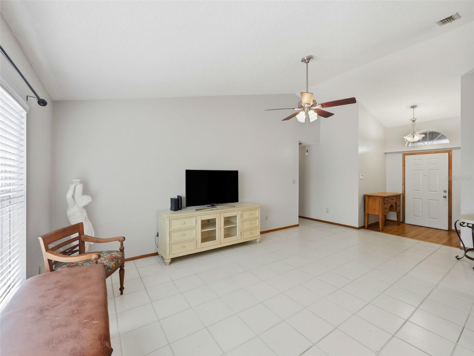 COLLEGE HEIGHTS PH 03 - Residential