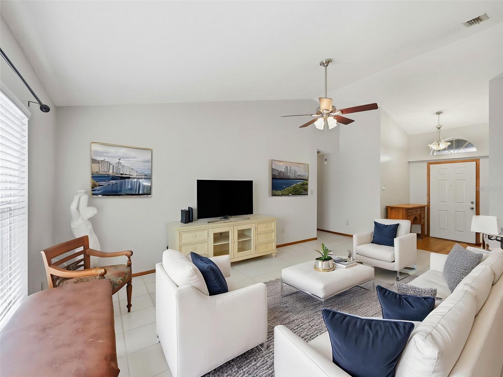 COLLEGE HEIGHTS PH 03 - Residential