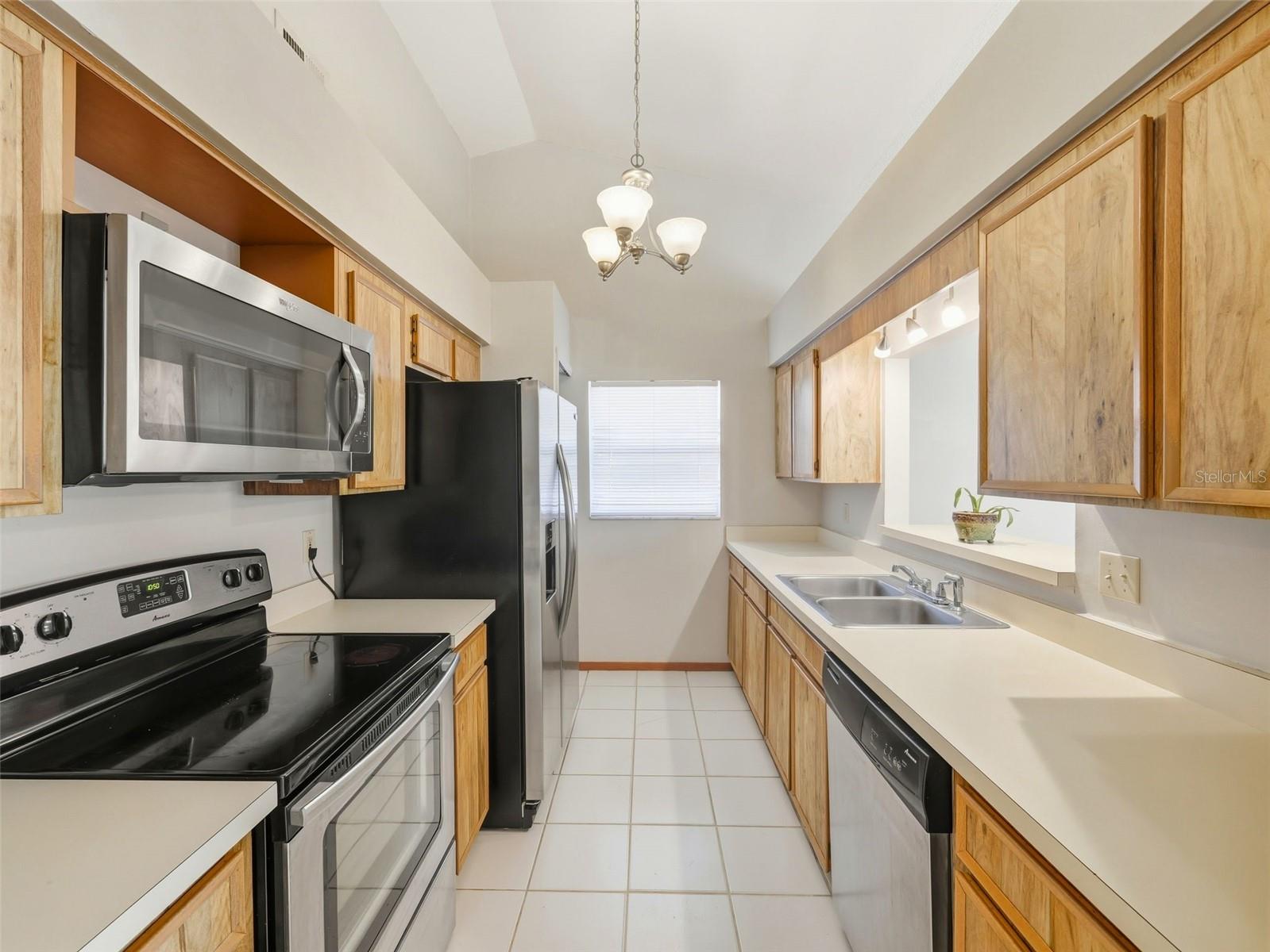 COLLEGE HEIGHTS PH 03 - Residential