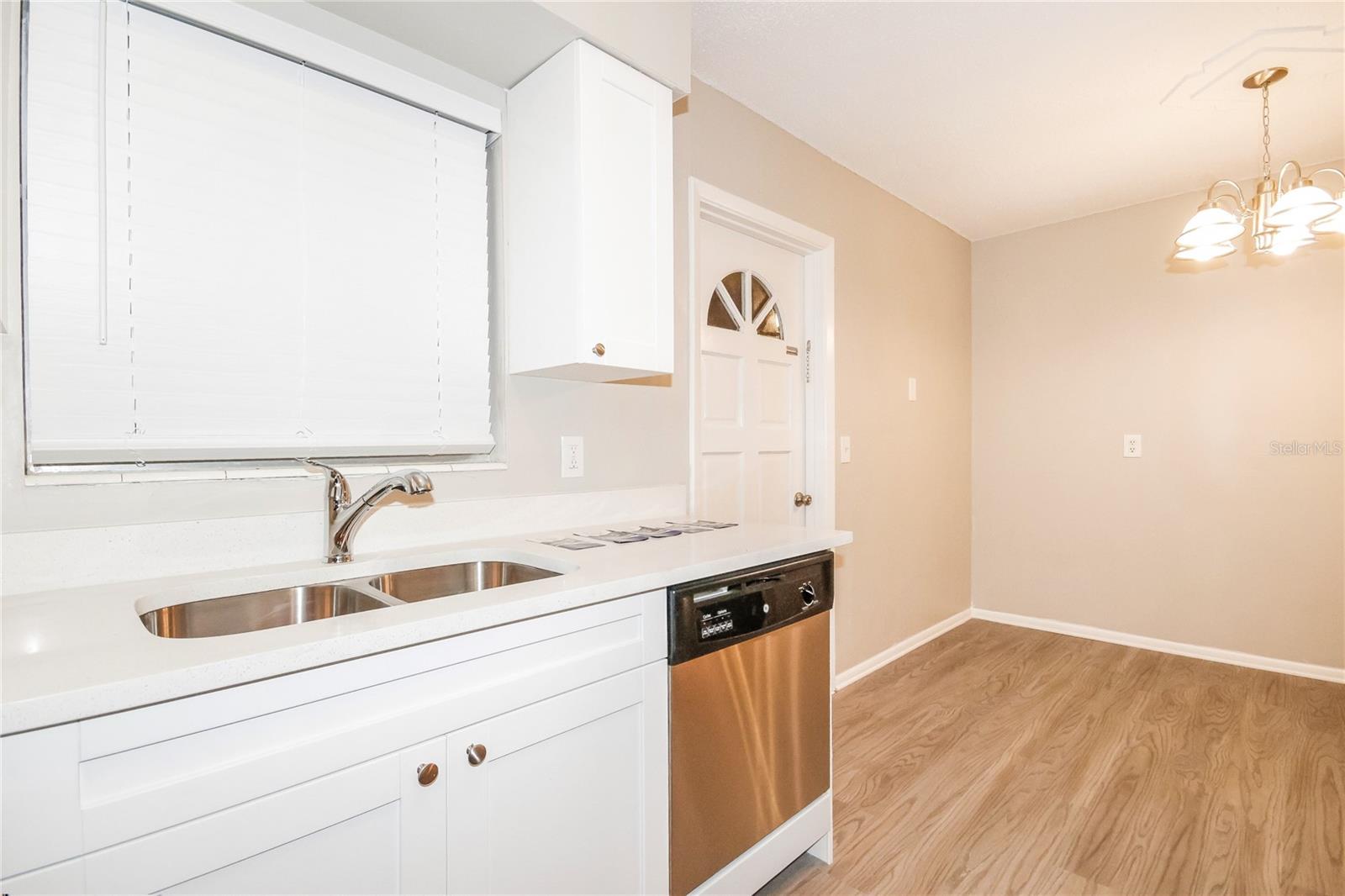 WINDING HOLLOW UNIT 1 - Residential Lease