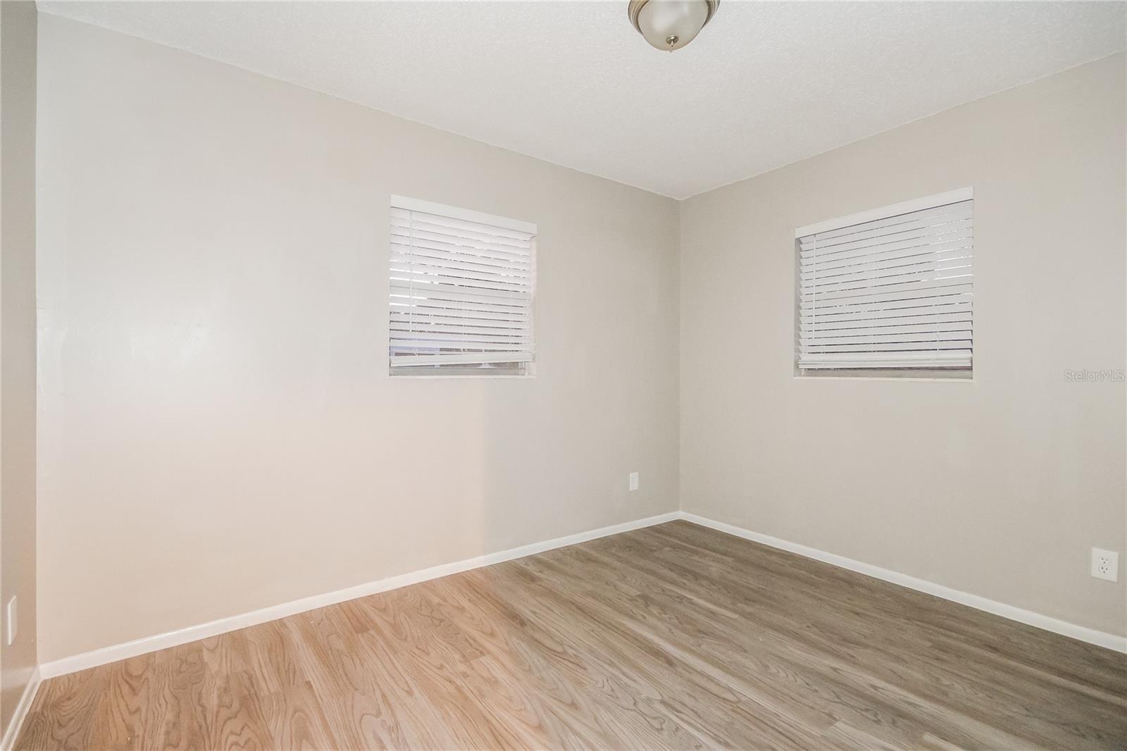 WINDING HOLLOW UNIT 1 - Residential Lease