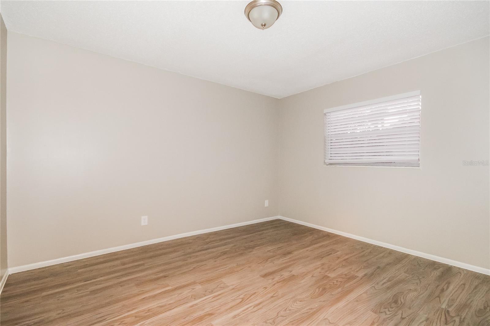 WINDING HOLLOW UNIT 1 - Residential Lease