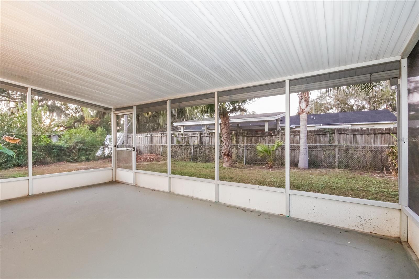 WINDING HOLLOW UNIT 1 - Residential Lease