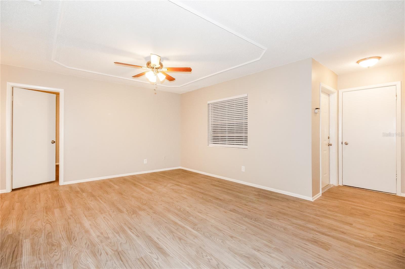 WINDING HOLLOW UNIT 1 - Residential Lease