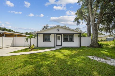Photo of 1315 E Dr Martin Luther King Jr Boulevard, Plant City, FL 33563 (MLS # TB8429353)