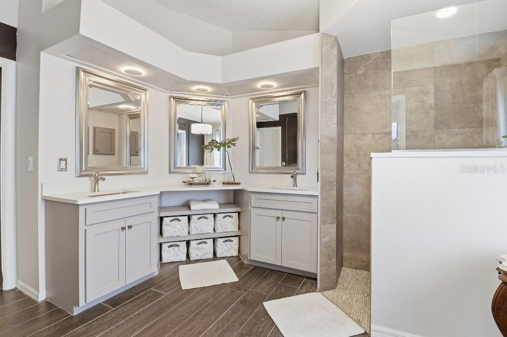 WOODLAND PARK - Residential