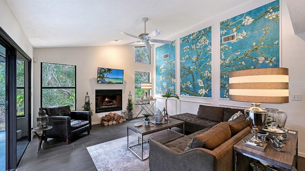 WOODLAND PARK - Residential