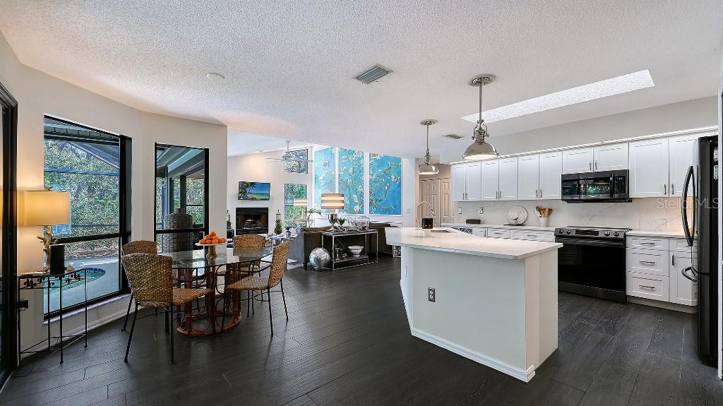 WOODLAND PARK - Residential