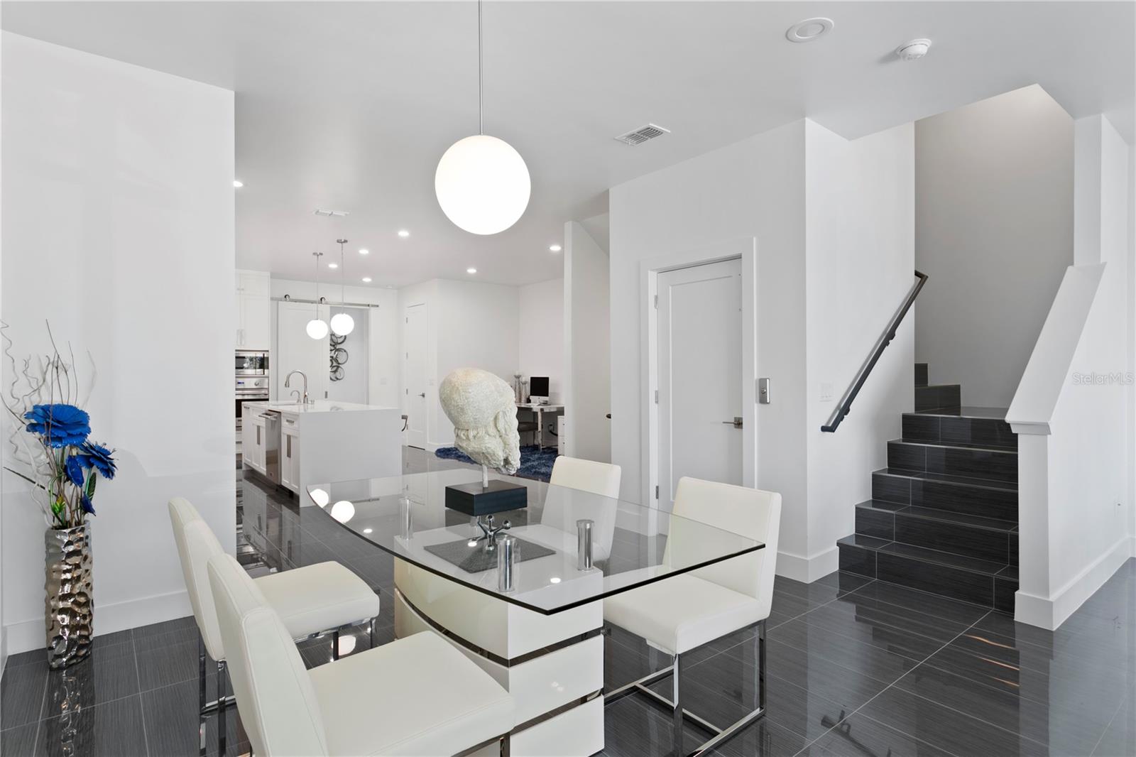 DAVIS ISLAND TWNHMS - Residential