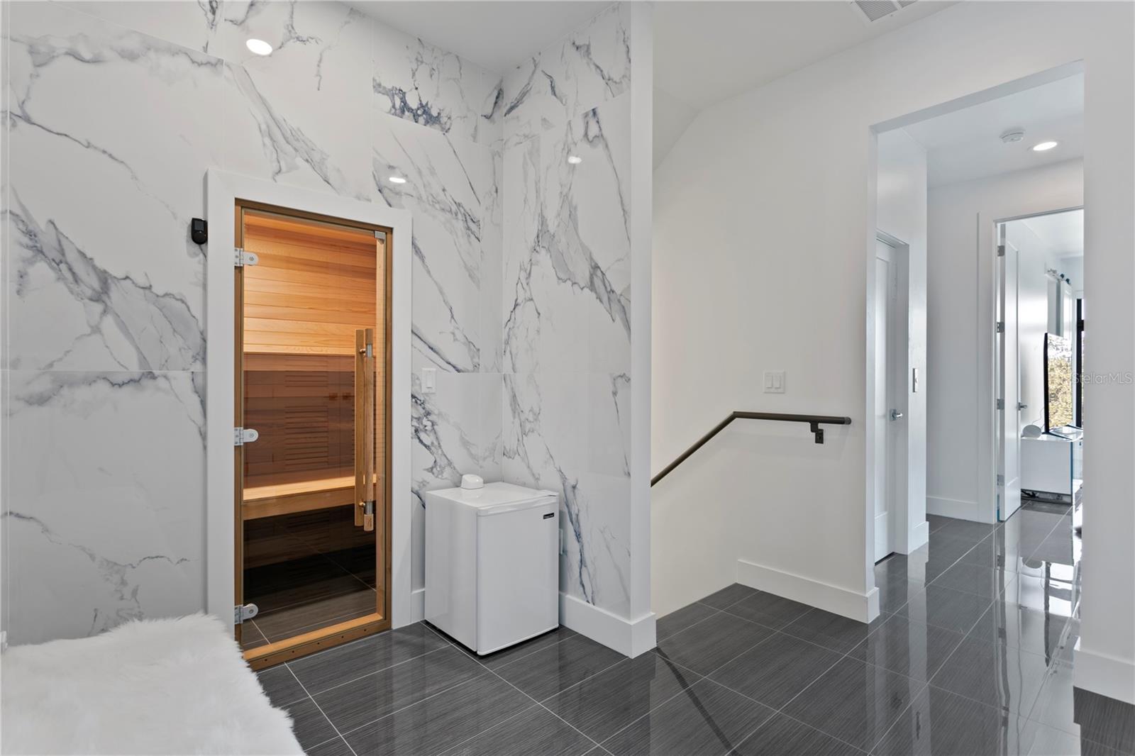 DAVIS ISLAND TWNHMS - Residential