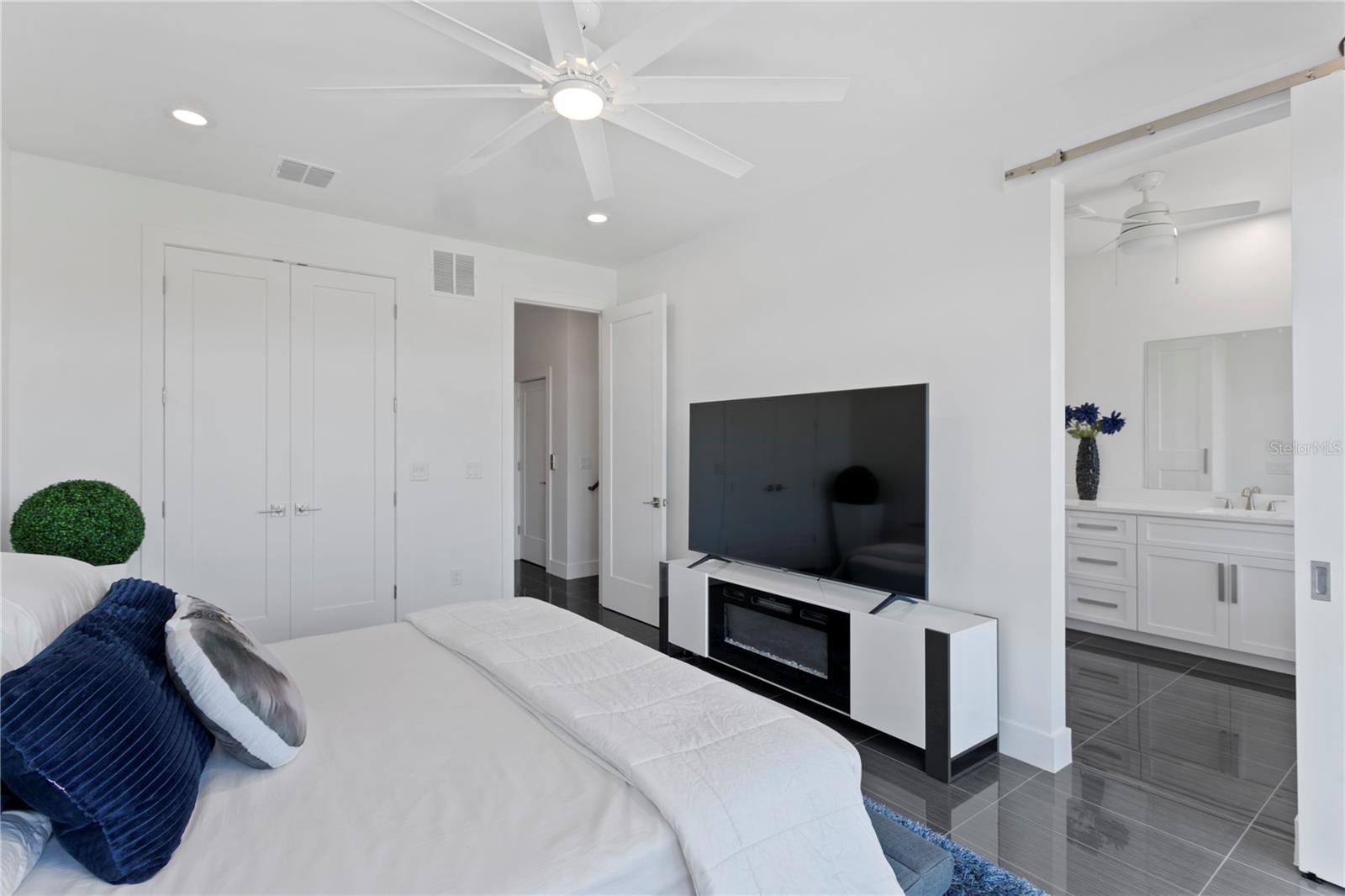 DAVIS ISLAND TWNHMS - Residential