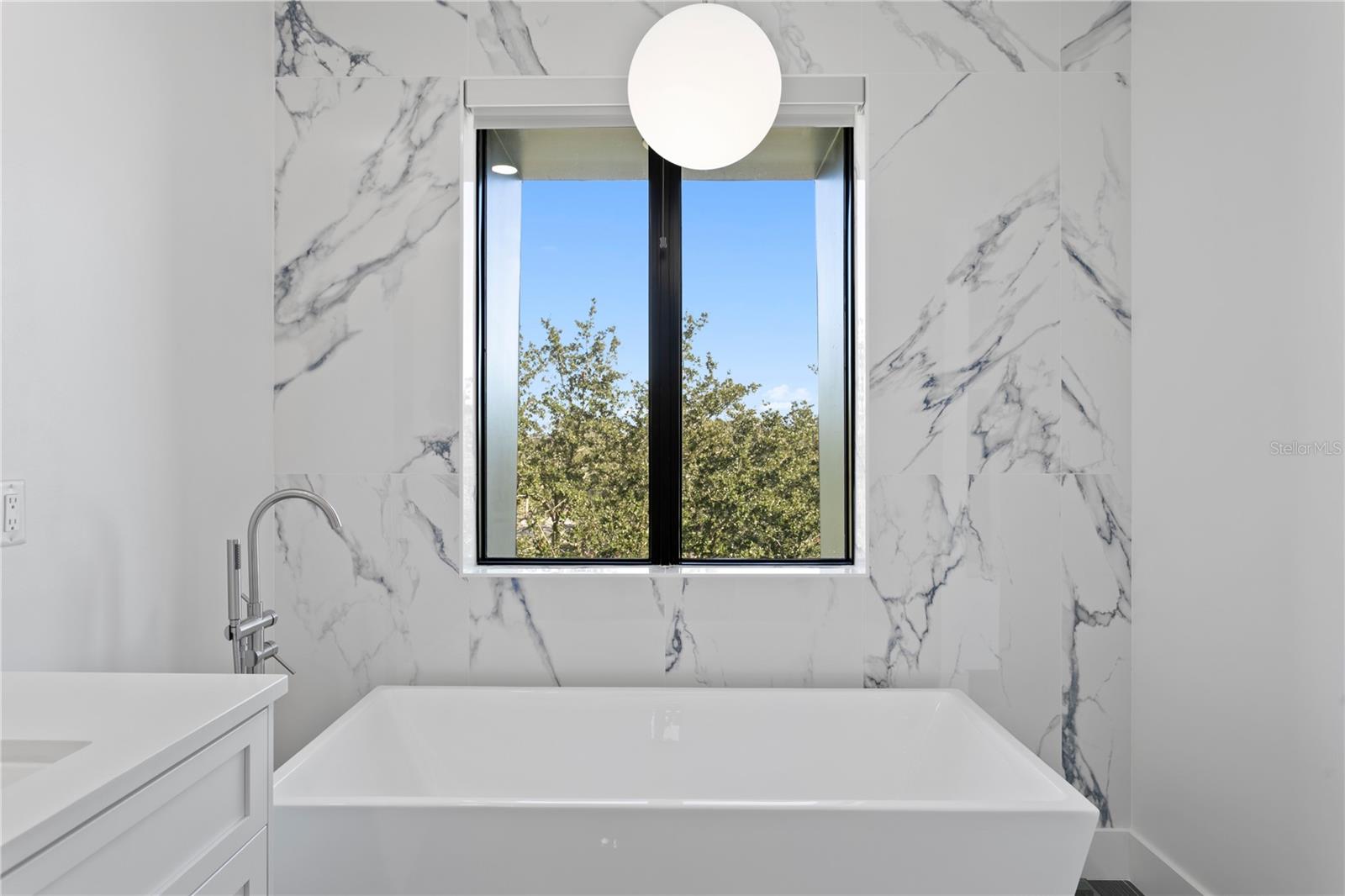 DAVIS ISLAND TWNHMS - Residential