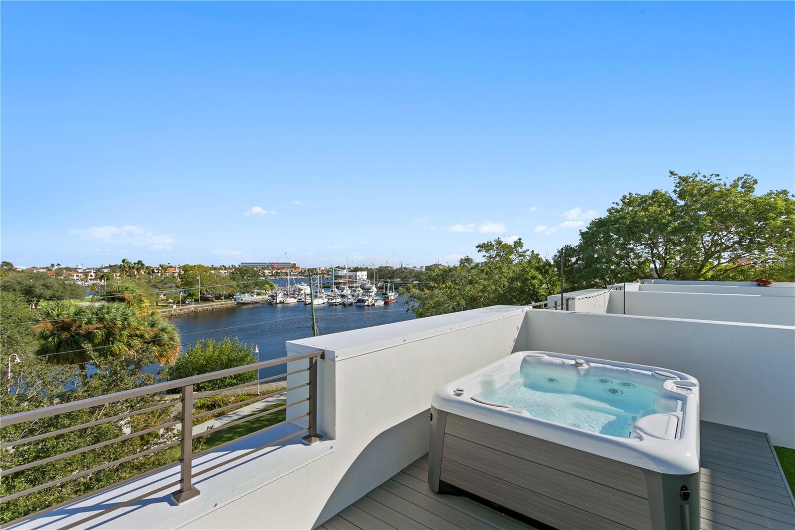 DAVIS ISLAND TWNHMS - Residential