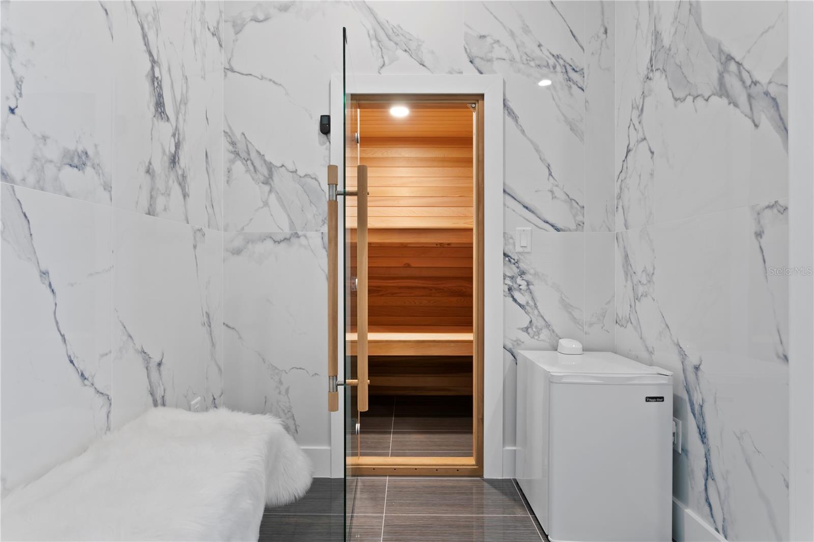 DAVIS ISLAND TWNHMS - Residential