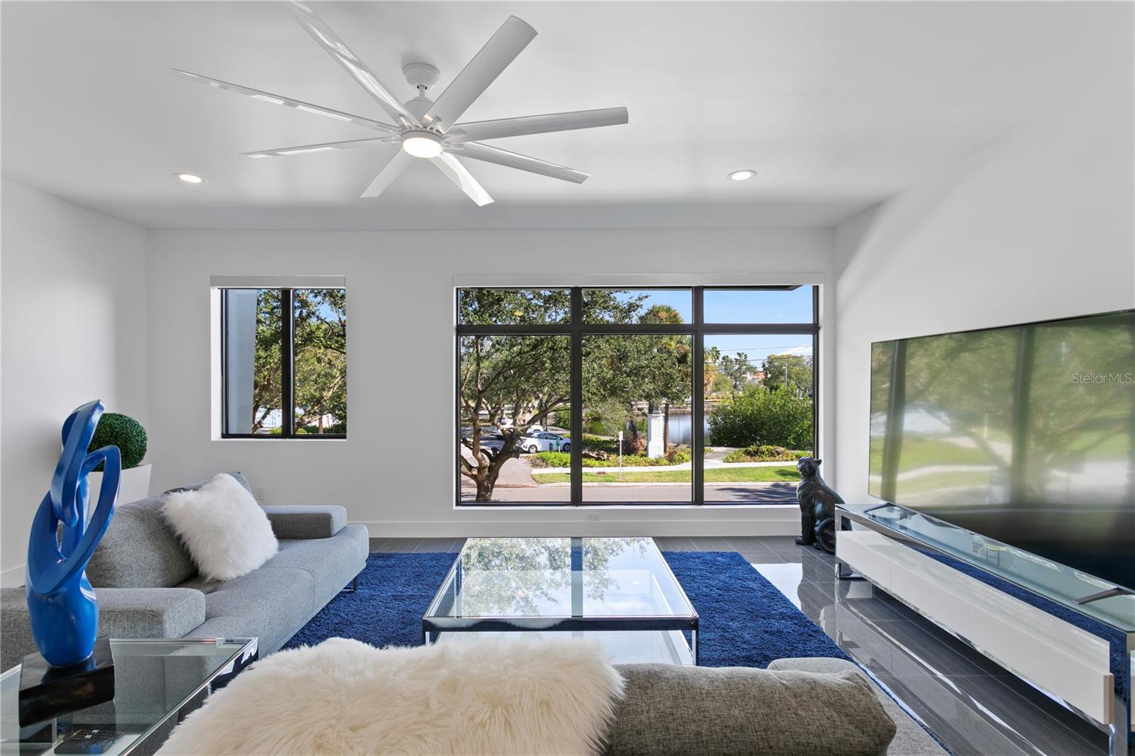 DAVIS ISLAND TWNHMS - Residential