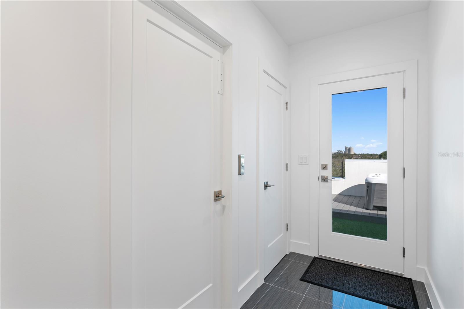 DAVIS ISLAND TWNHMS - Residential