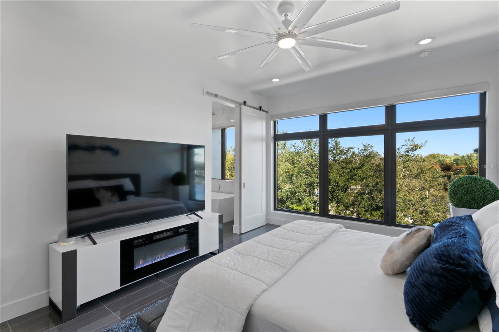 DAVIS ISLAND TWNHMS - Residential