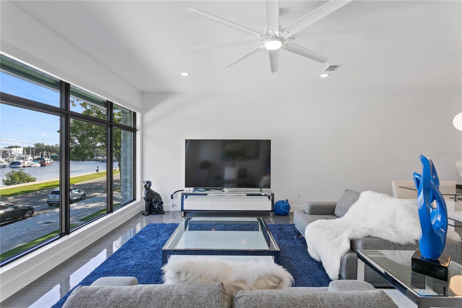 DAVIS ISLAND TWNHMS - Residential