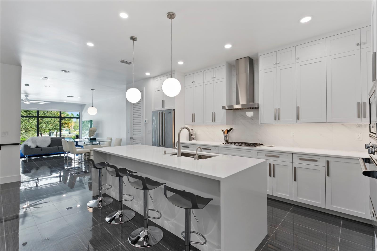 DAVIS ISLAND TWNHMS - Residential