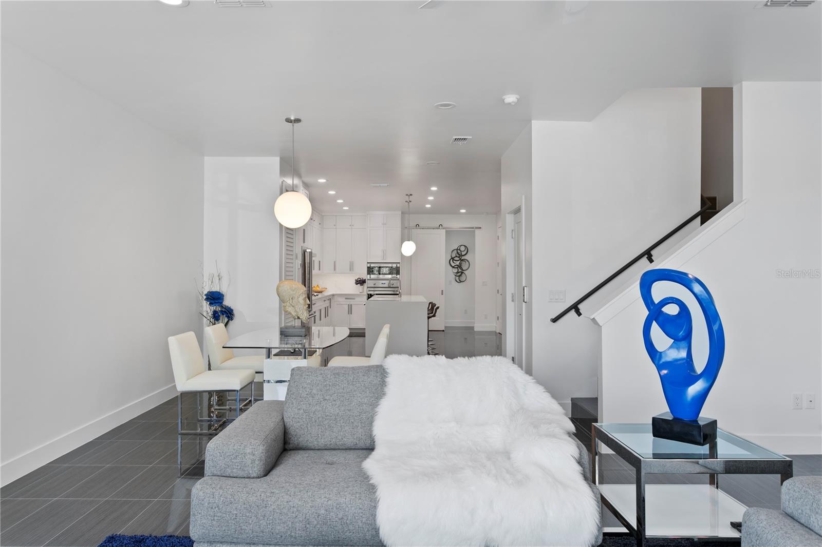 DAVIS ISLAND TWNHMS - Residential