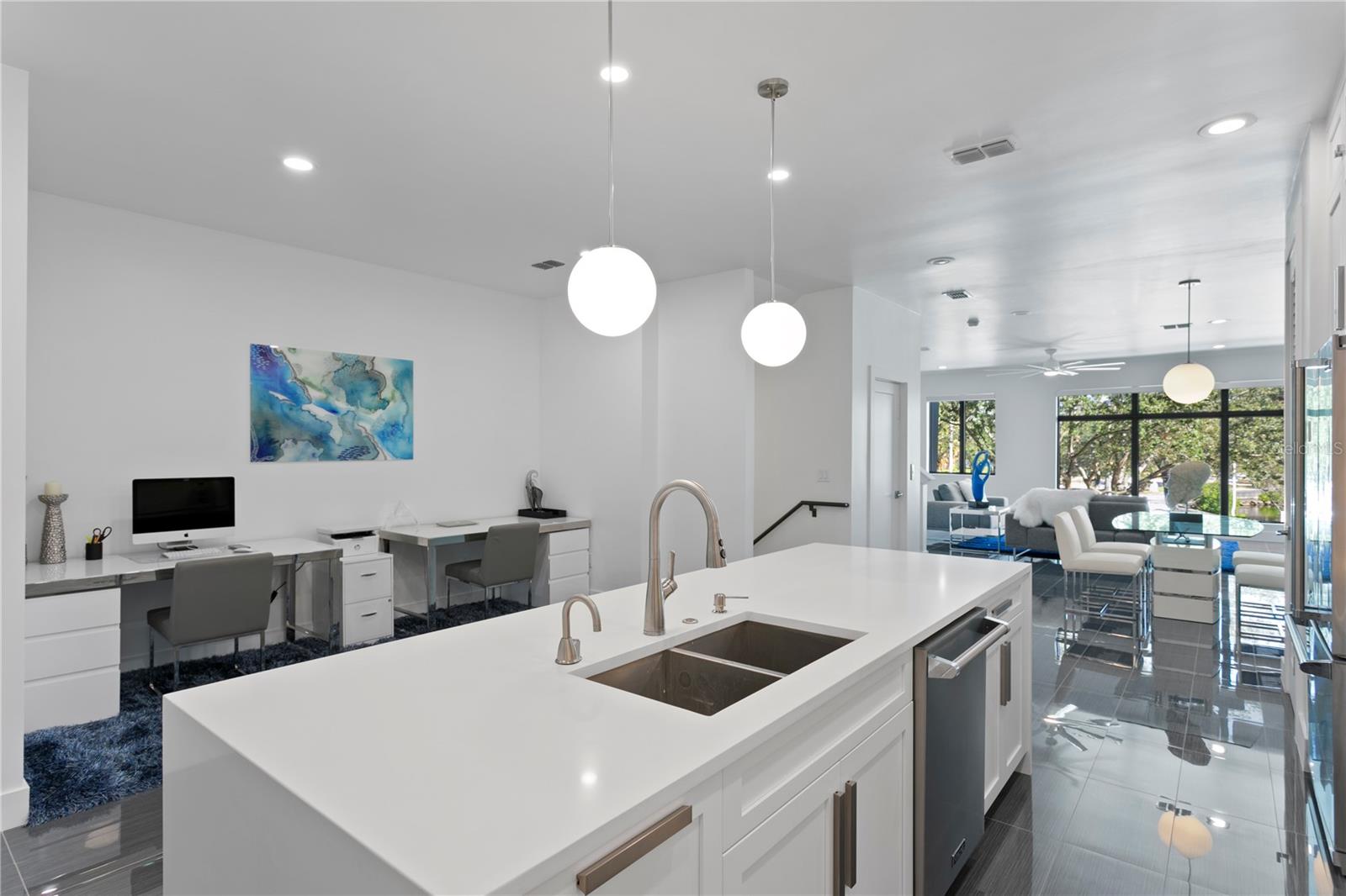 DAVIS ISLAND TWNHMS - Residential