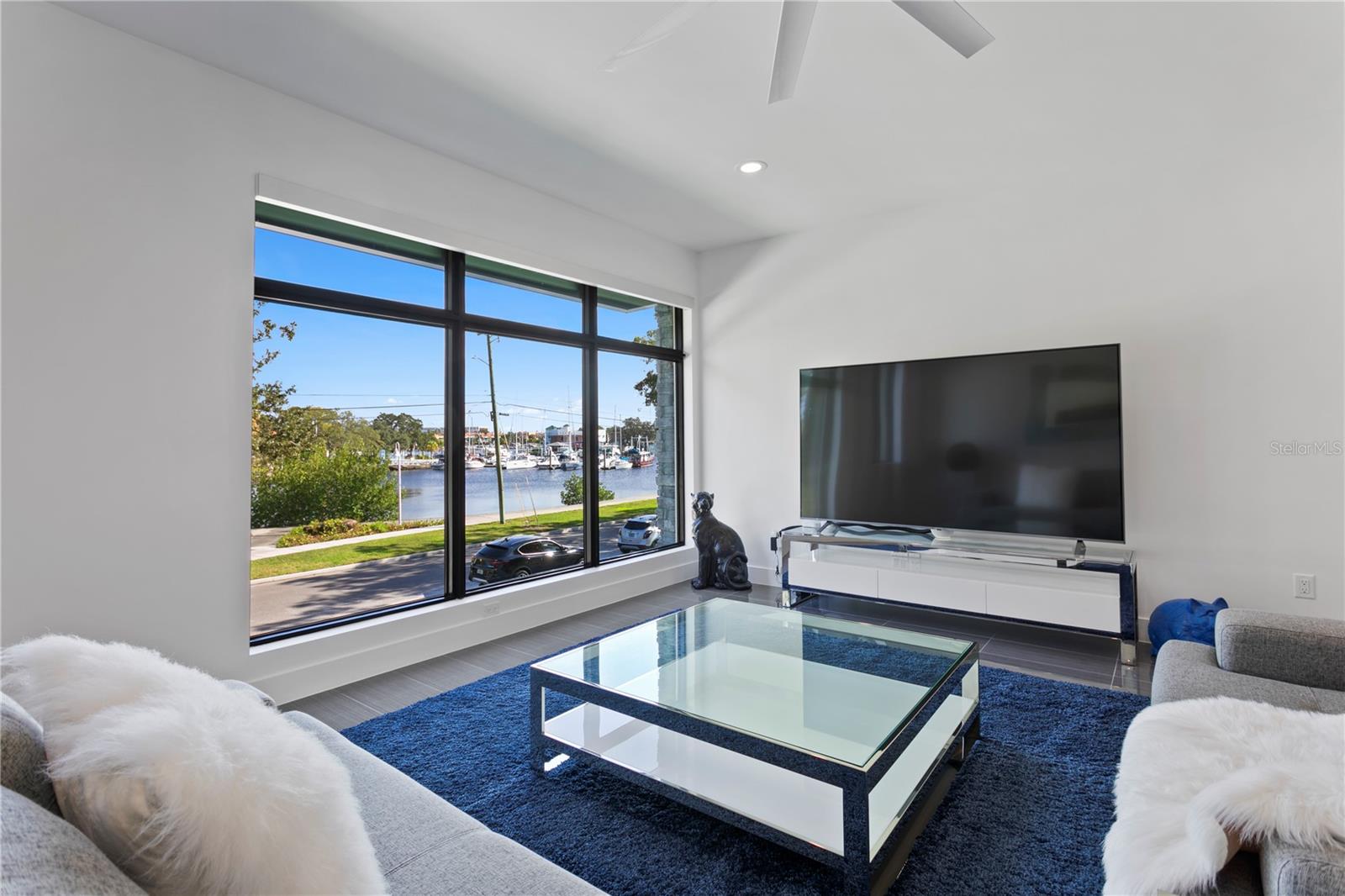 DAVIS ISLAND TWNHMS - Residential