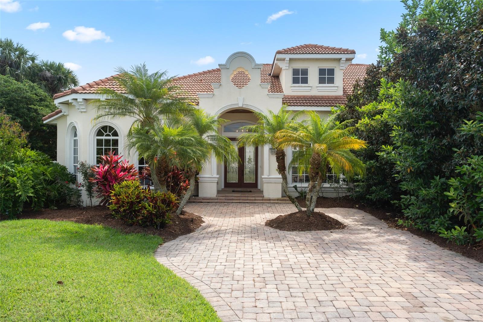 ISLES LAKE HANCOCK - Residential