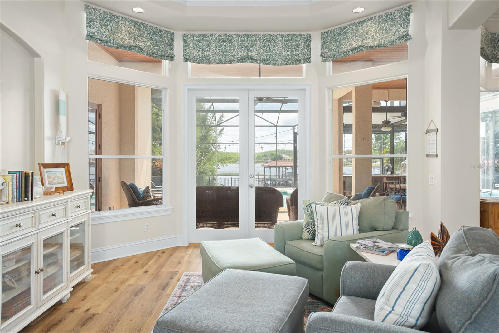 ISLES LAKE HANCOCK - Residential