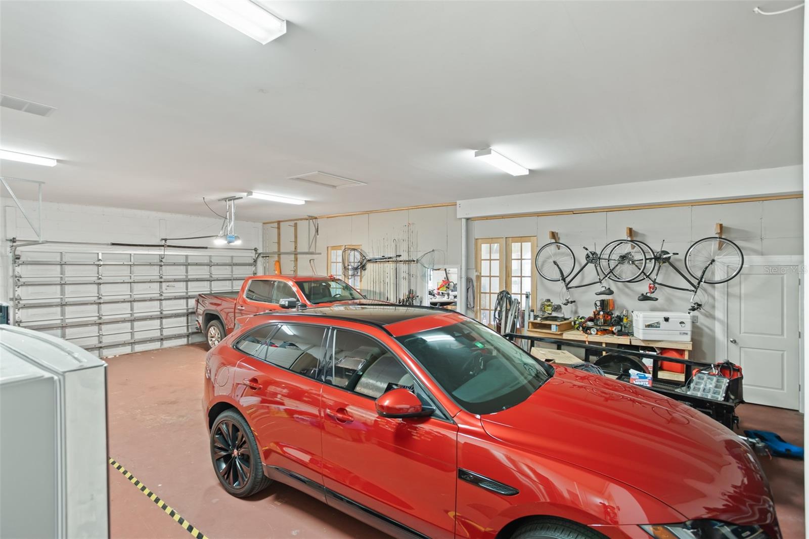 ISLES LAKE HANCOCK - Residential