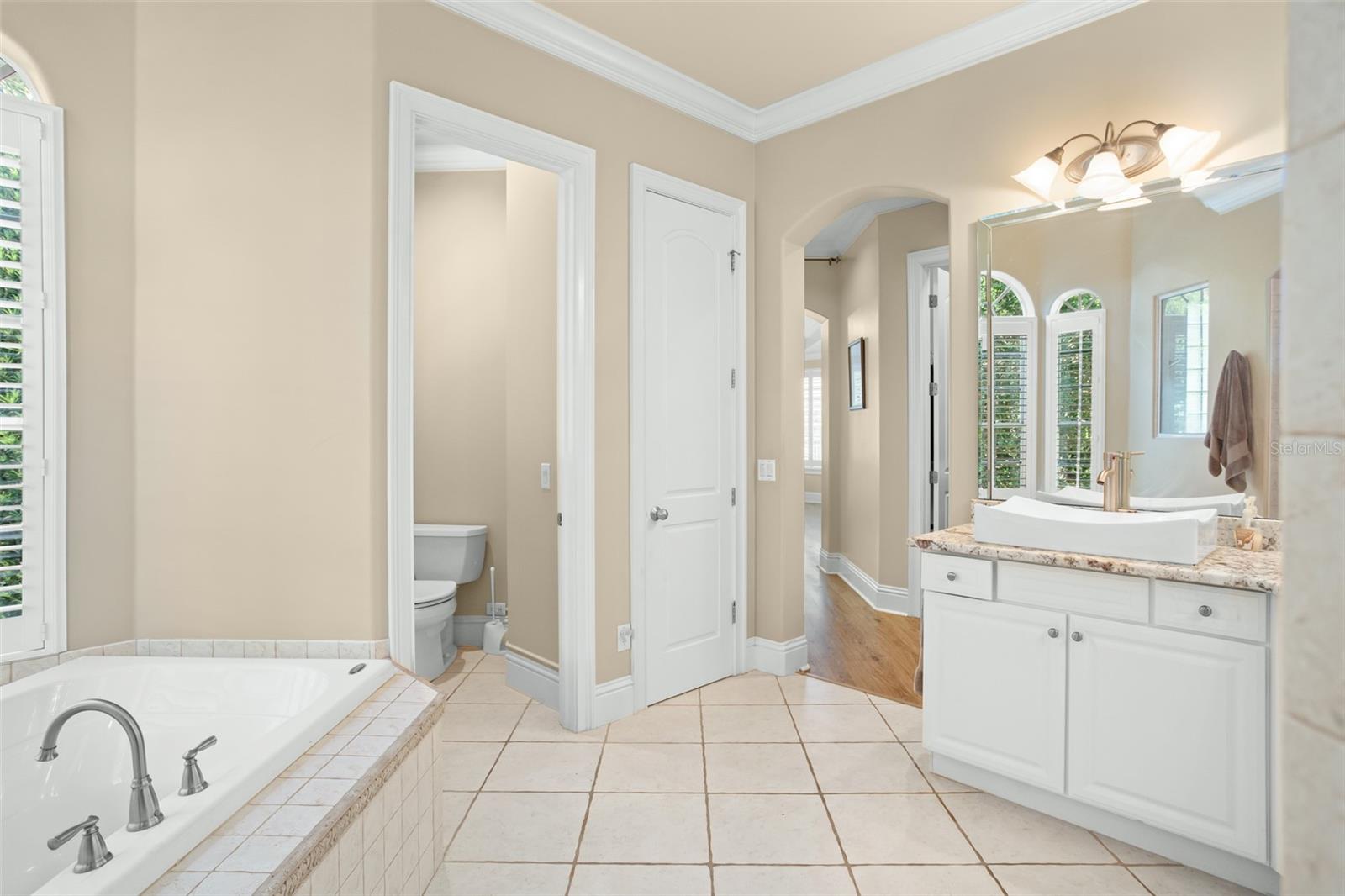 ISLES LAKE HANCOCK - Residential