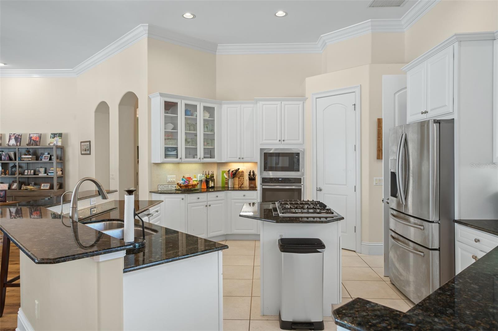 ISLES LAKE HANCOCK - Residential