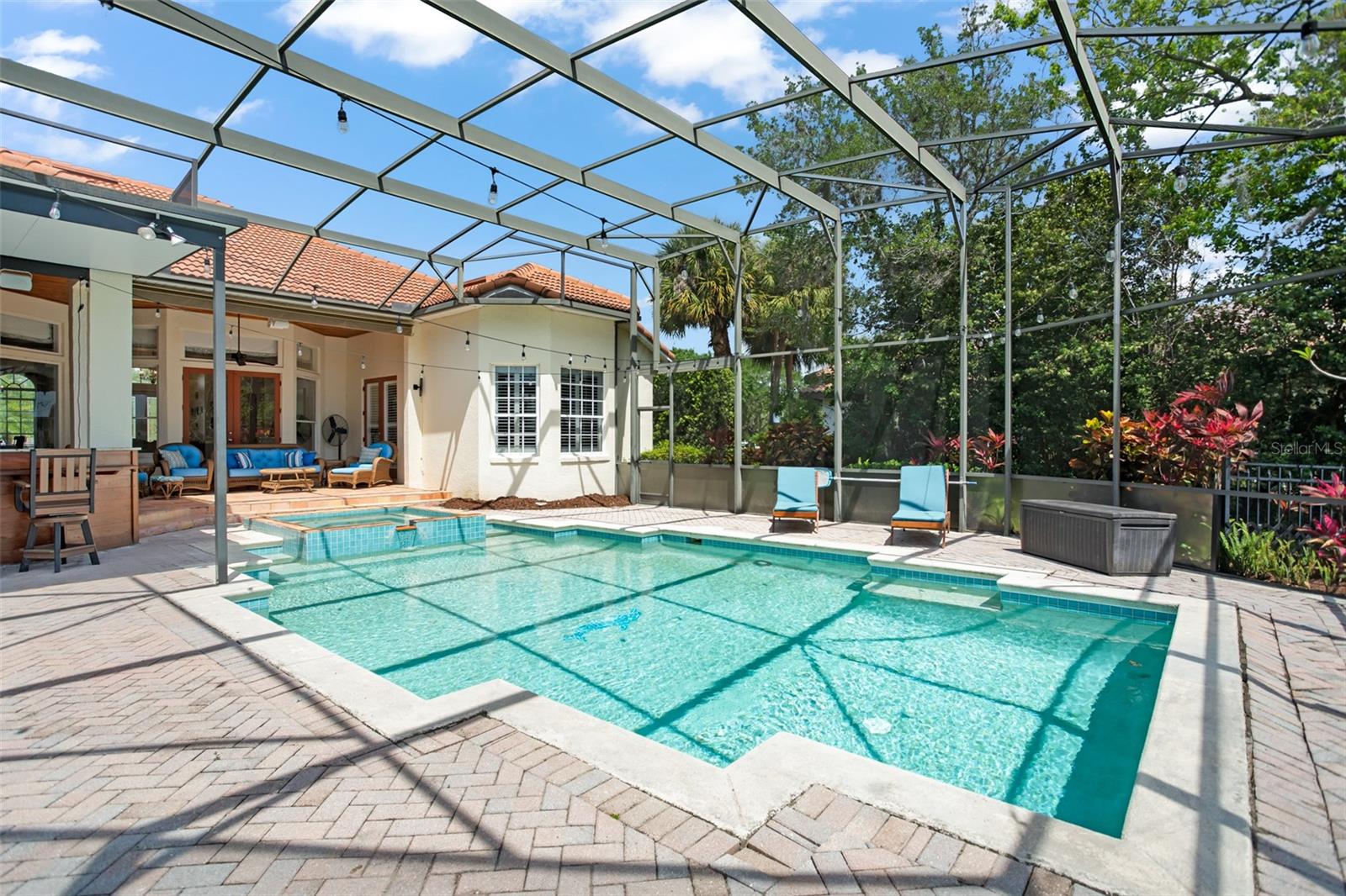 ISLES LAKE HANCOCK - Residential