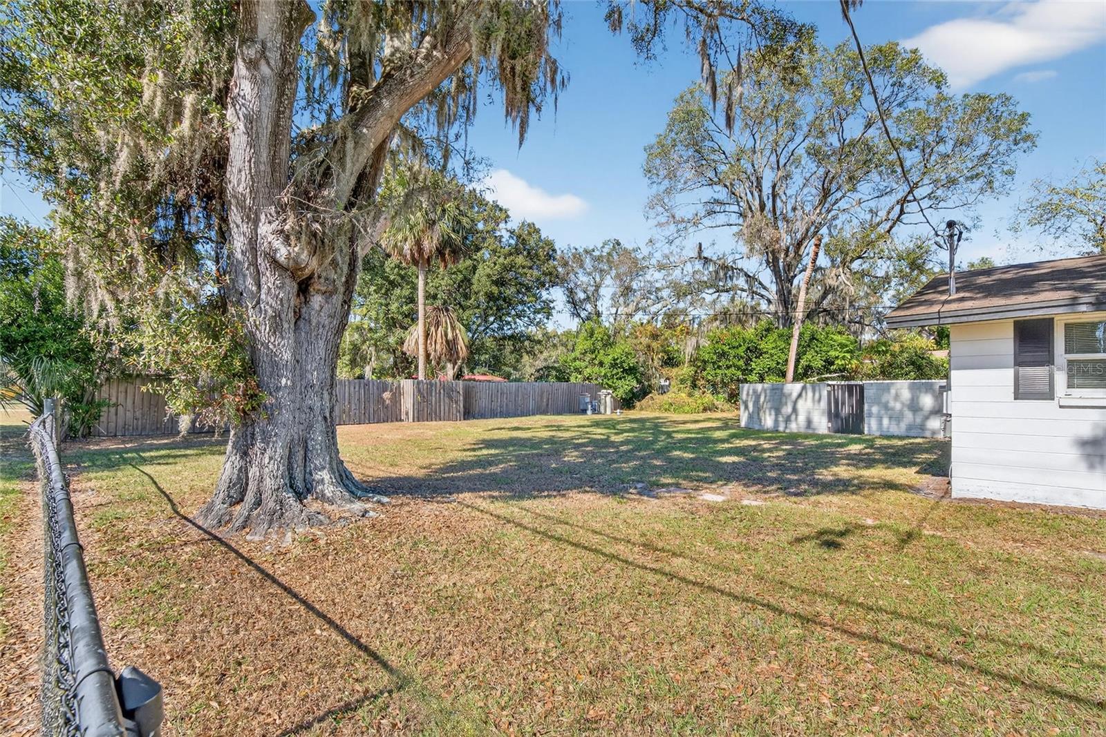 ACREAGE - Residential