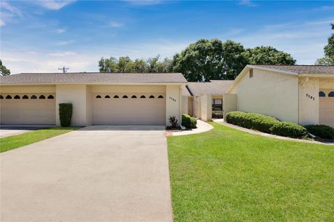 A home in TAVARES