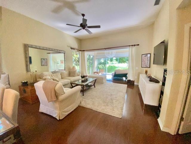 UNIVERSITY PARK - Residential Lease