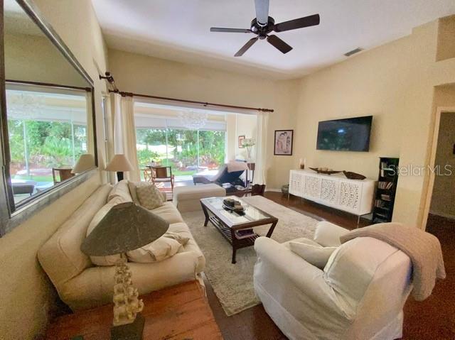 UNIVERSITY PARK - Residential Lease