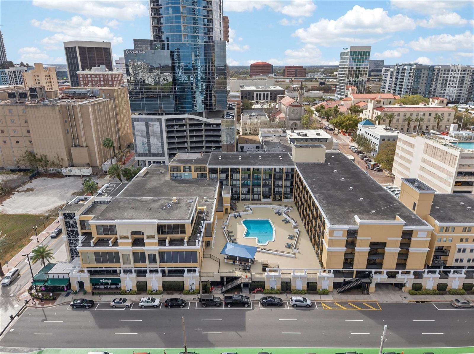 METROPOLITAN/LK EOLA - Residential