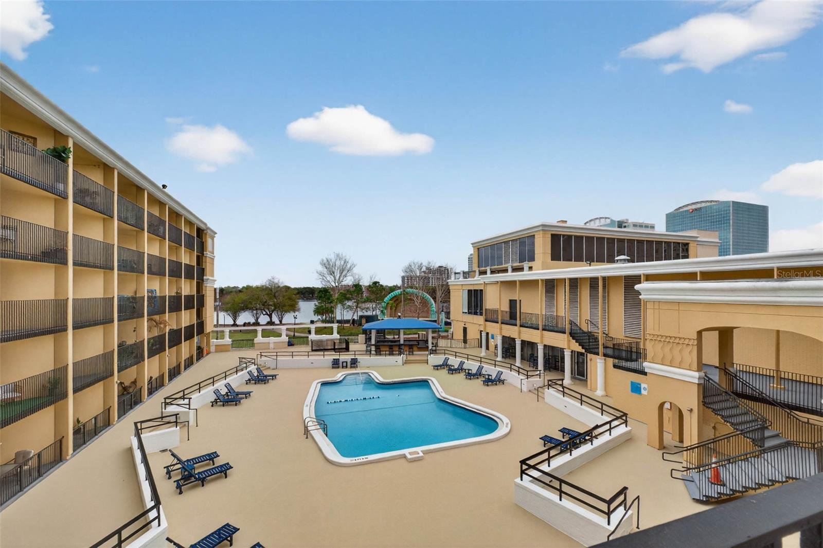 METROPOLITAN/LK EOLA - Residential