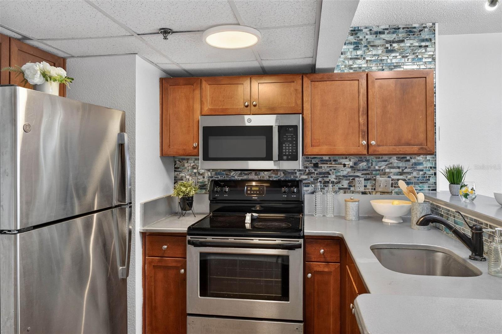 METROPOLITAN/LK EOLA - Residential