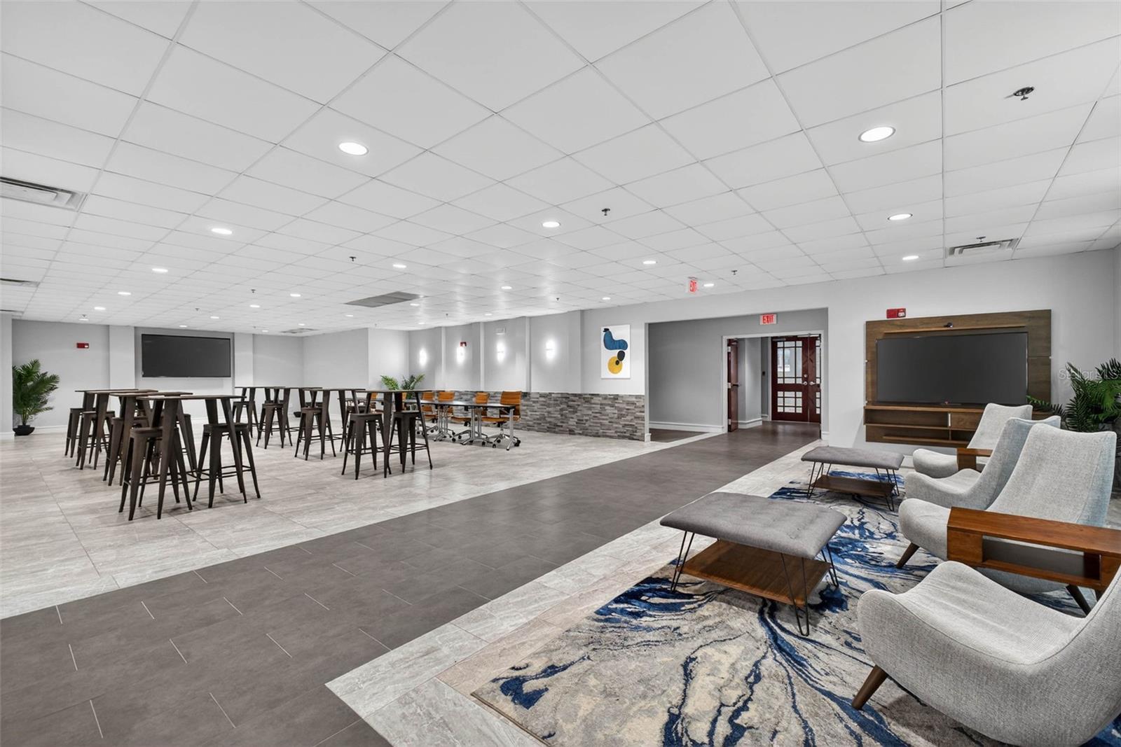 METROPOLITAN/LK EOLA - Residential