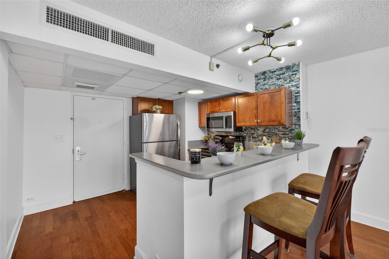 METROPOLITAN/LK EOLA - Residential