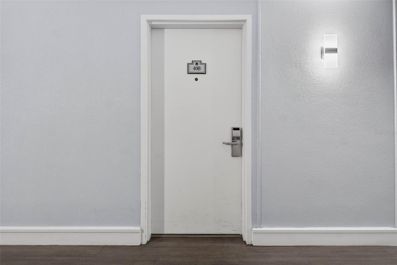 METROPOLITAN/LK EOLA - Residential